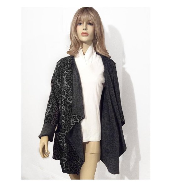 CHICO's Leopard print soft & plush long oversized Jacket/shacket NWOT size M/L - Picture 5 of 7